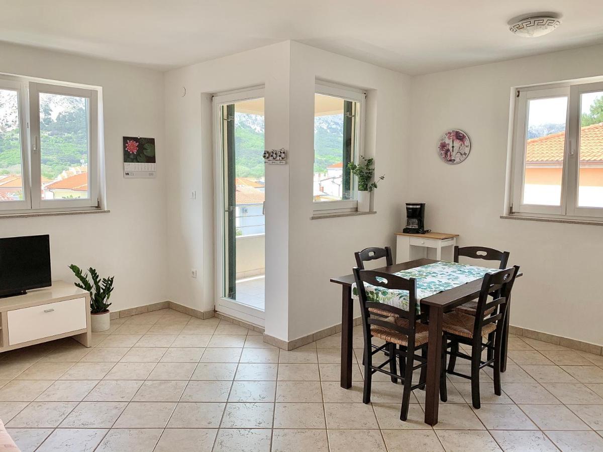 Apartments Happy Stay Center Baska Exterior foto