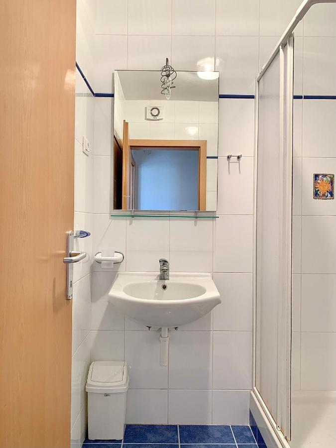 Apartments Happy Stay Center Baska Exterior foto