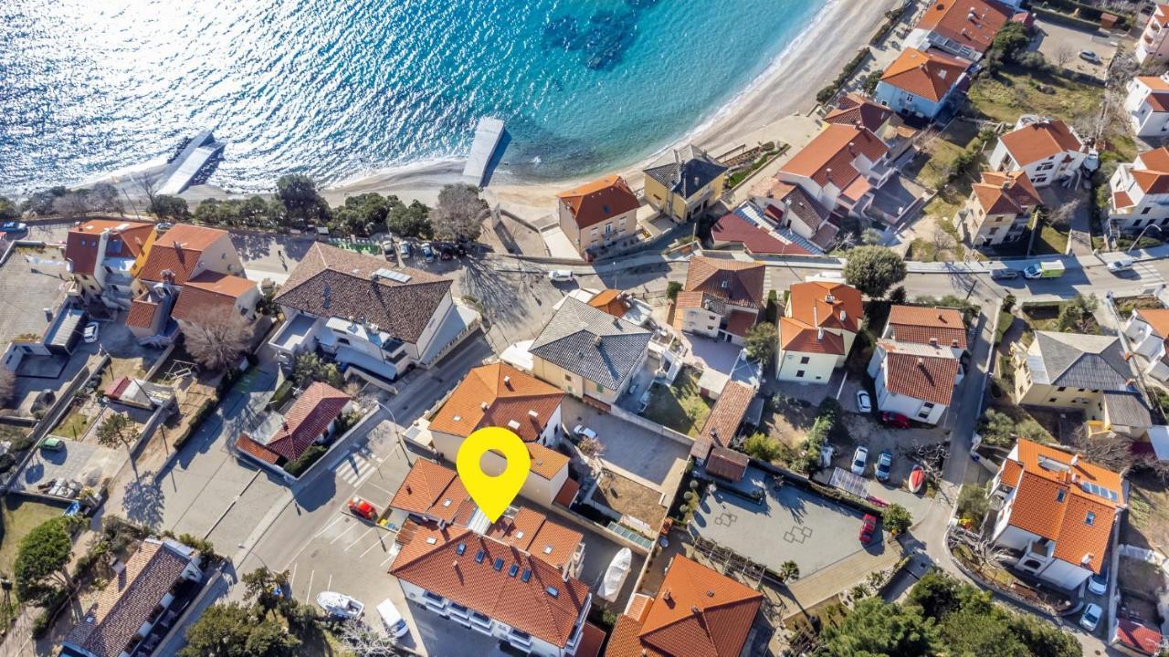 Apartments Happy Stay Center Baska Exterior foto