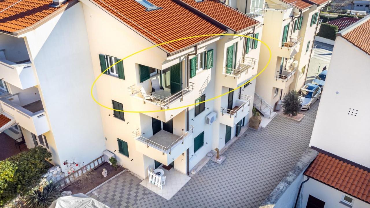 Apartments Happy Stay Center Baska Exterior foto