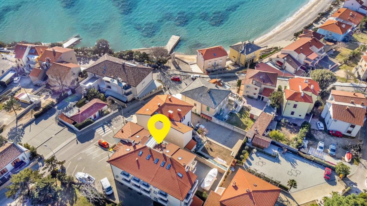 Apartments Happy Stay Center Baska Exterior foto